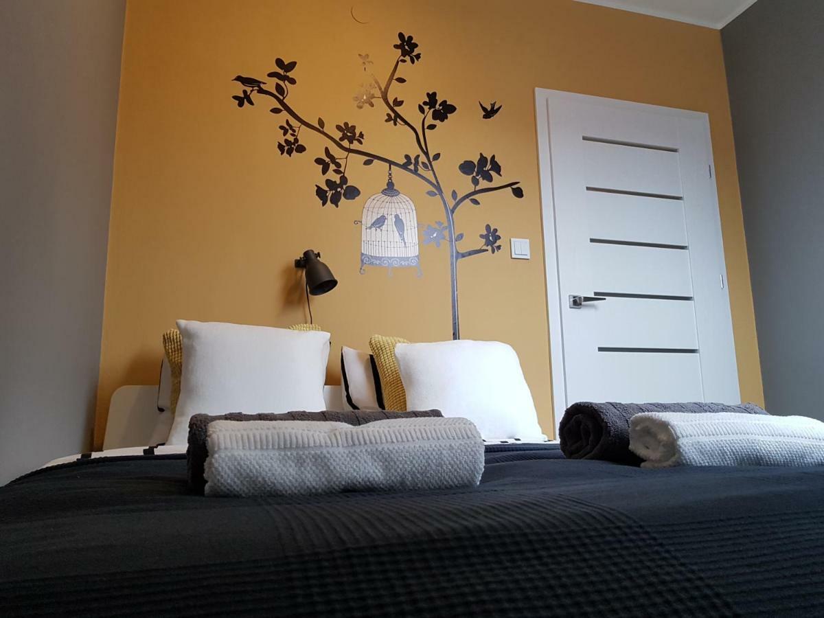 Black Rose Apartament Targi 3 Km, F-Ry Vat Kielce Ngoại thất bức ảnh