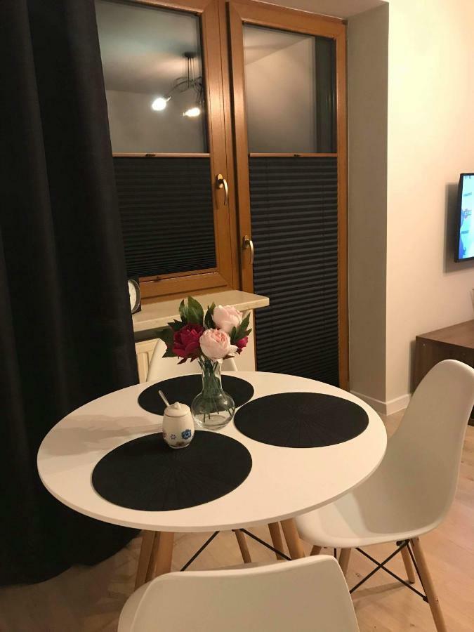Black Rose Apartament Targi 3 Km, F-Ry Vat Kielce Ngoại thất bức ảnh