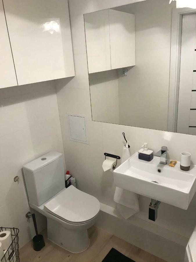 Black Rose Apartament Targi 3 Km, F-Ry Vat Kielce Ngoại thất bức ảnh