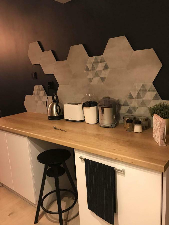 Black Rose Apartament Targi 3 Km, F-Ry Vat Kielce Ngoại thất bức ảnh